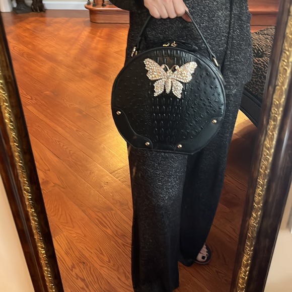 Round Vegan Leather Ostrich Print Bag With Big Rhinestone Butterfly - Picture 15 of 15